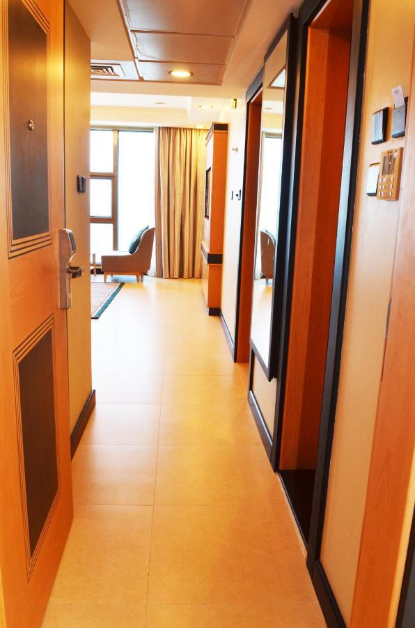 Nooh Tower Apartment Al Hidd Bagian luar foto