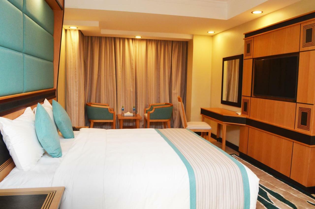 Nooh Tower Apartment Al Hidd Bagian luar foto